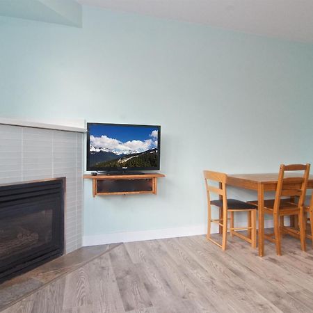 Alpenglow Lodge By Bill Whistler Chambre photo